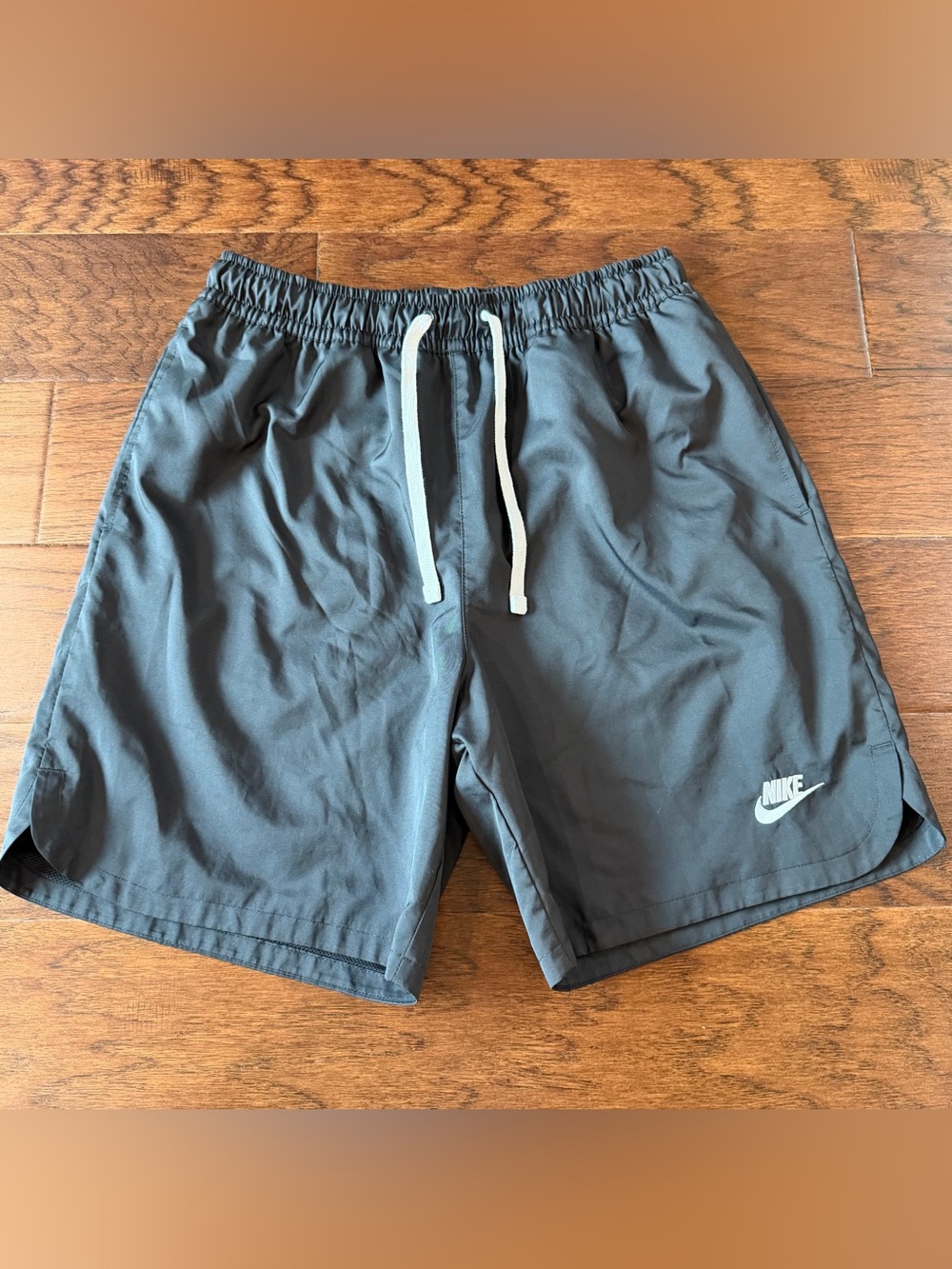 Nike Men’s Club Woven Flow Lined Shorts Small Black Athletic 7” Inseam Swoosh